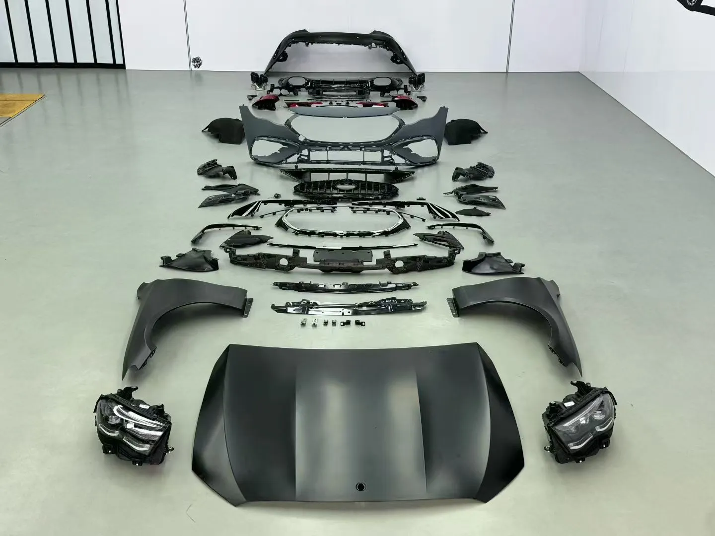 Compatible with 2016-2023 Mercedes-Benz E-Class (W213) old-to-new 2026 (W214) AMG E53-style body kit