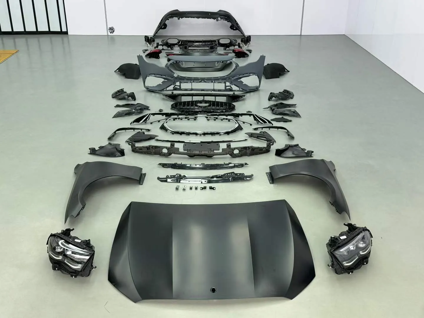 Compatible with 2016-2023 Mercedes-Benz E-Class (W213) old-to-new 2026 (W214) AMG E53-style body kit
