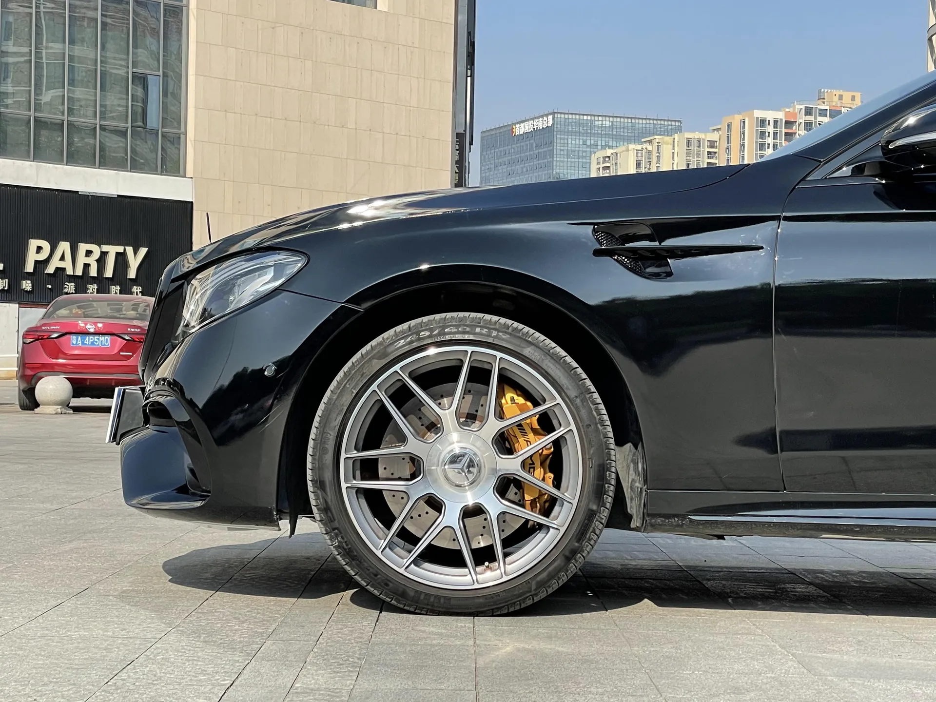 W213 GTR Fender Installation Effect