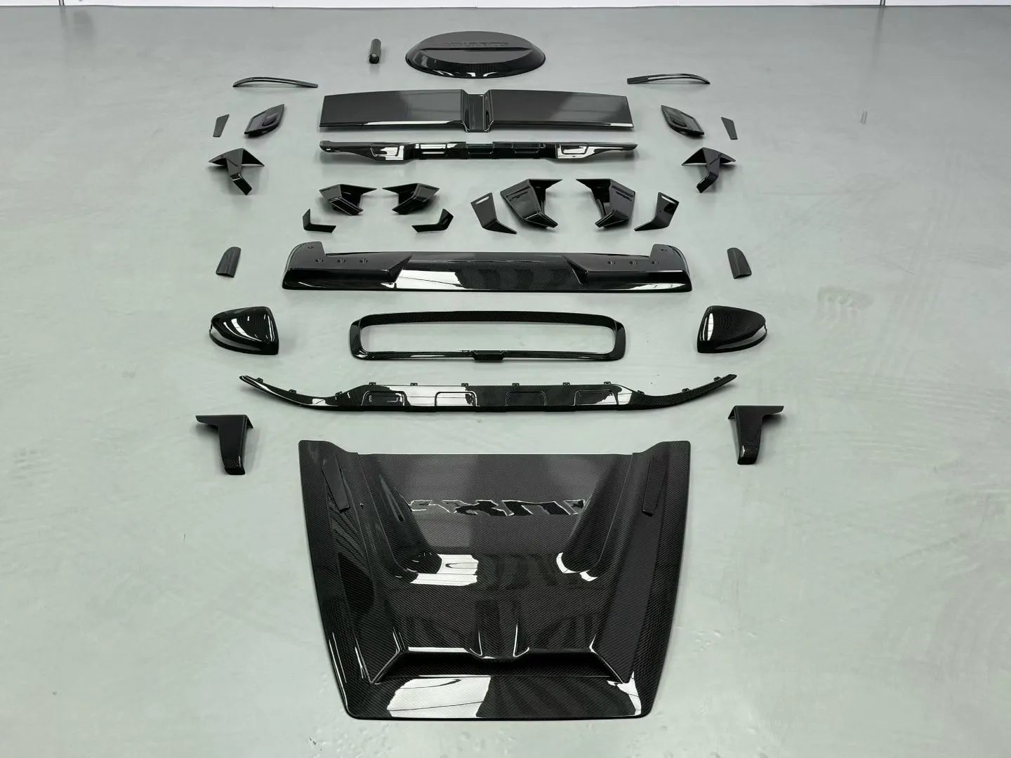 Dry carbon accessory product image.
