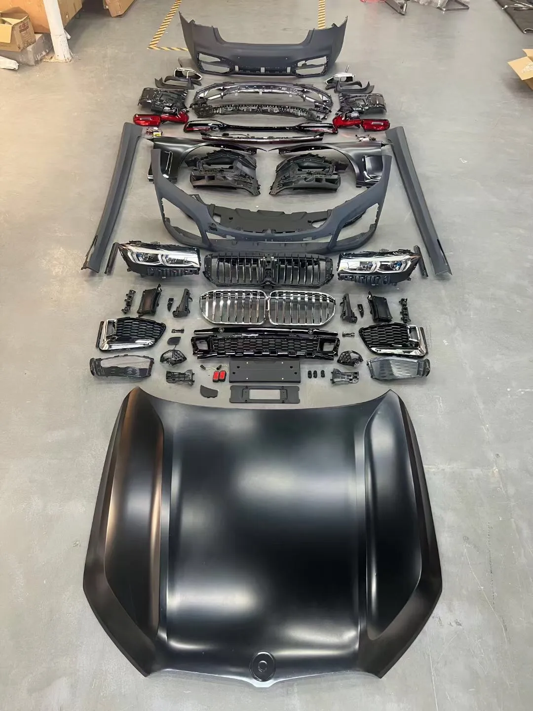 Fits 2009–2015 BMW 7 Series (F01/F02) old-to-new 2022 G12 M-TECH Style Body Kit – Cut Version