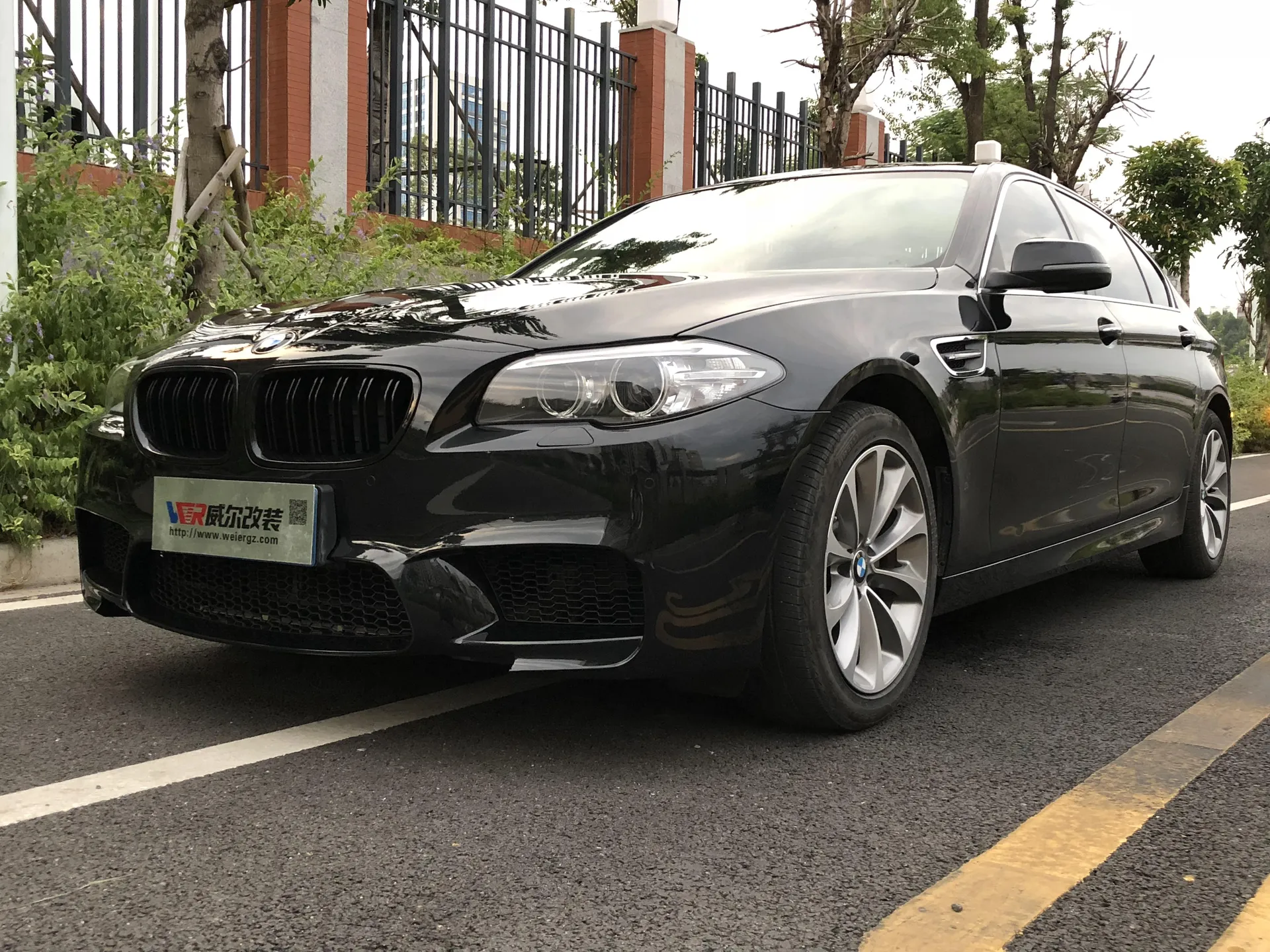 F10 old M5 front fascia effect image