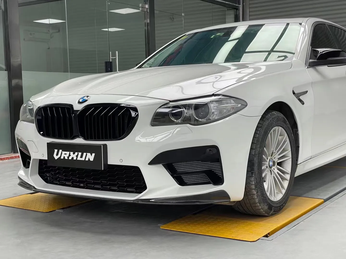 Effect of 2021 M5 with carbon fiber front lip