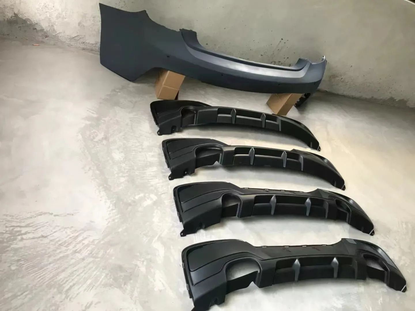 F20 Rear Lip Style Description