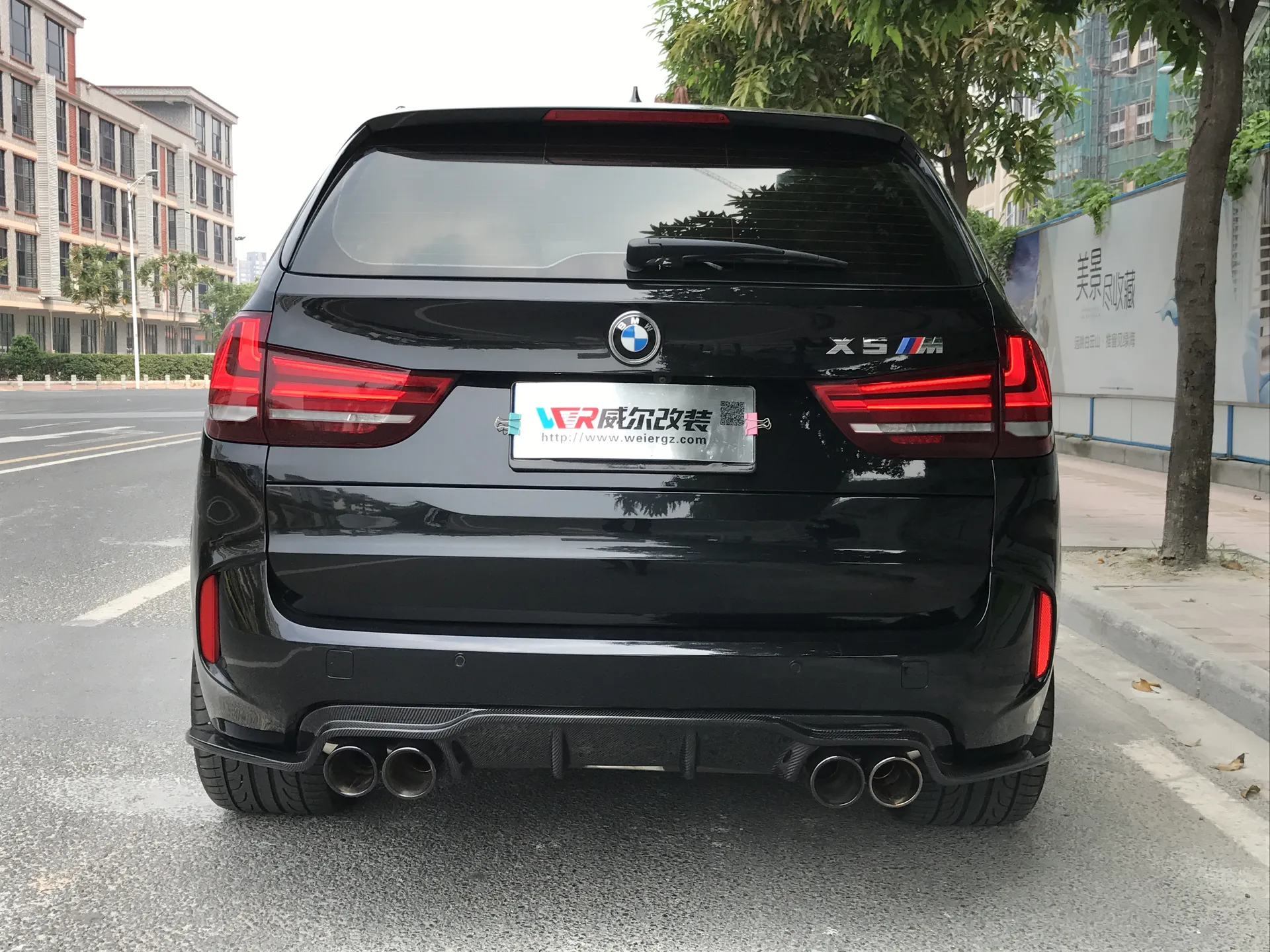 F15 X5M with Carbon Fiber Rear Lip