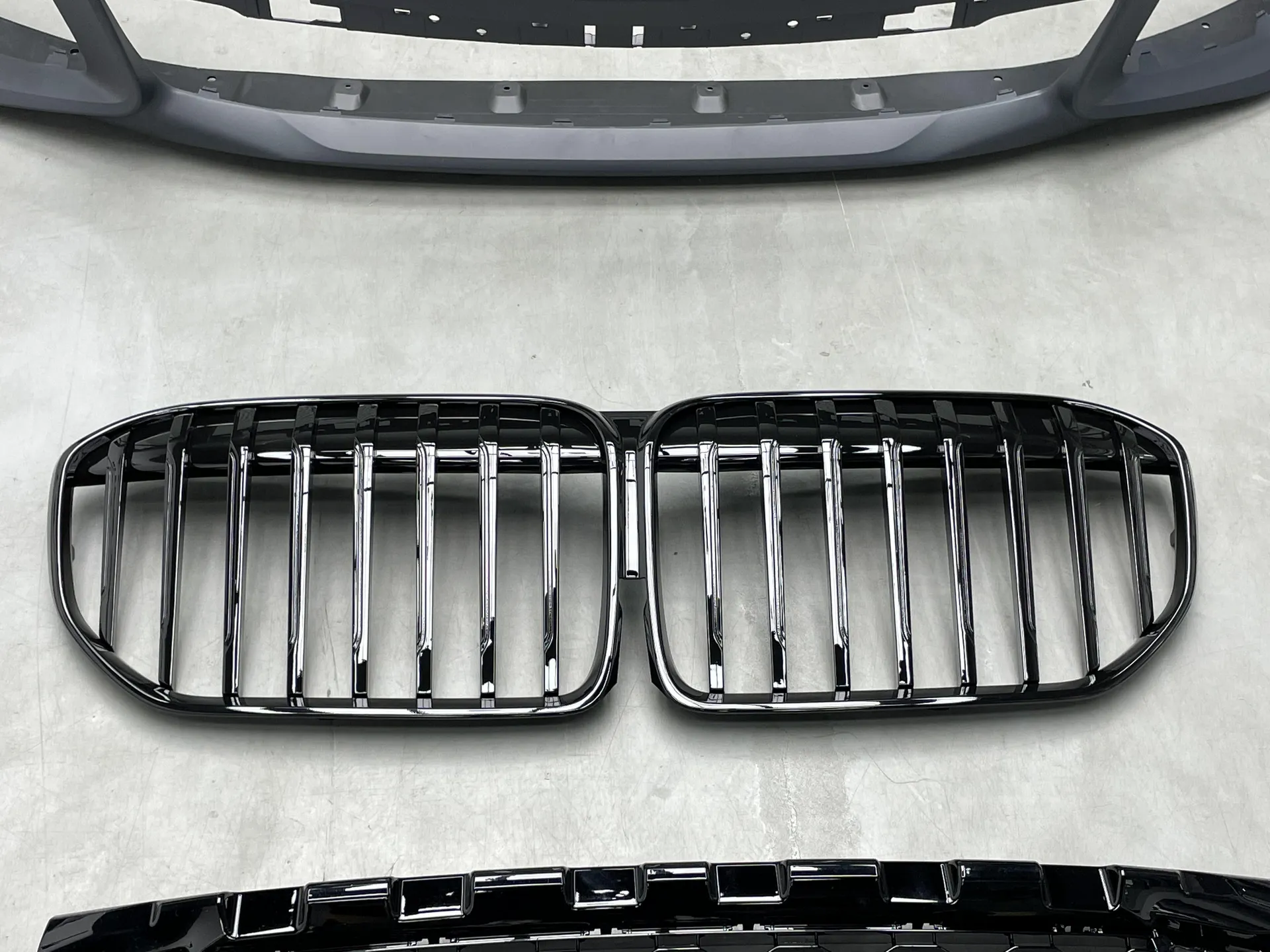 Actual photo of G11/G12 black grille