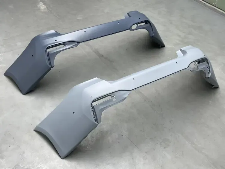 G38 Old/New M5 Rear Bumper