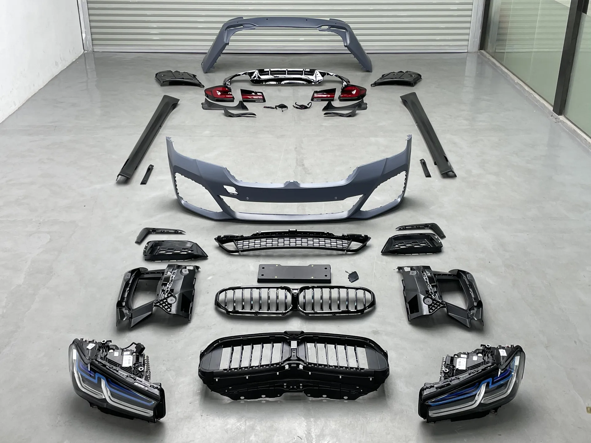 Fits 2018–2020 BMW 5 Series (G38/G30 pre-facelift), old-to-new conversion to 2023 BMW 5 Series M-TECH style body kit.