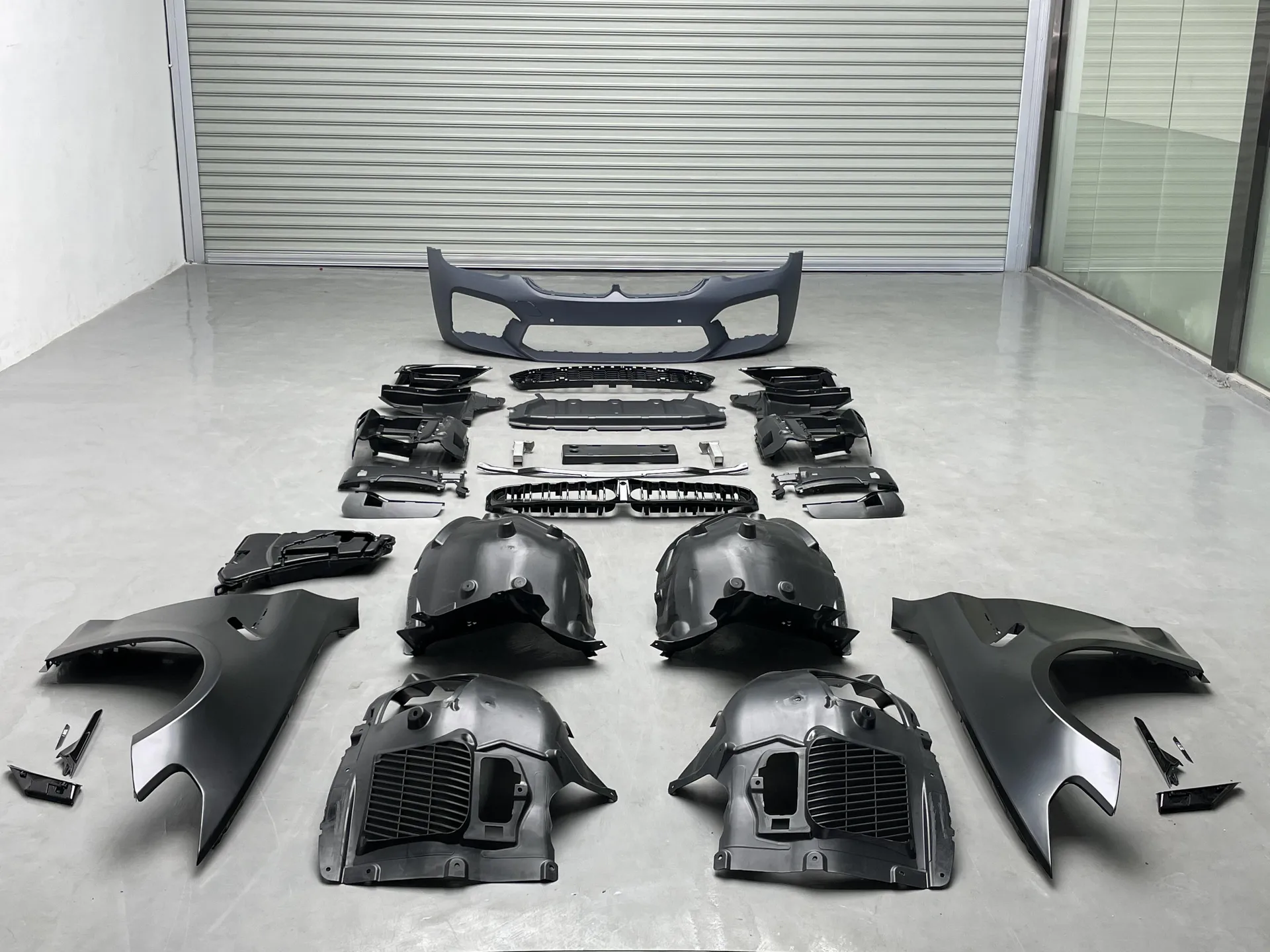 Fits 2018–2020 BMW 5 Series (G38/G30 Pre-LCI) conversion to 2023 M5 widebody kit, no headlight replacement version