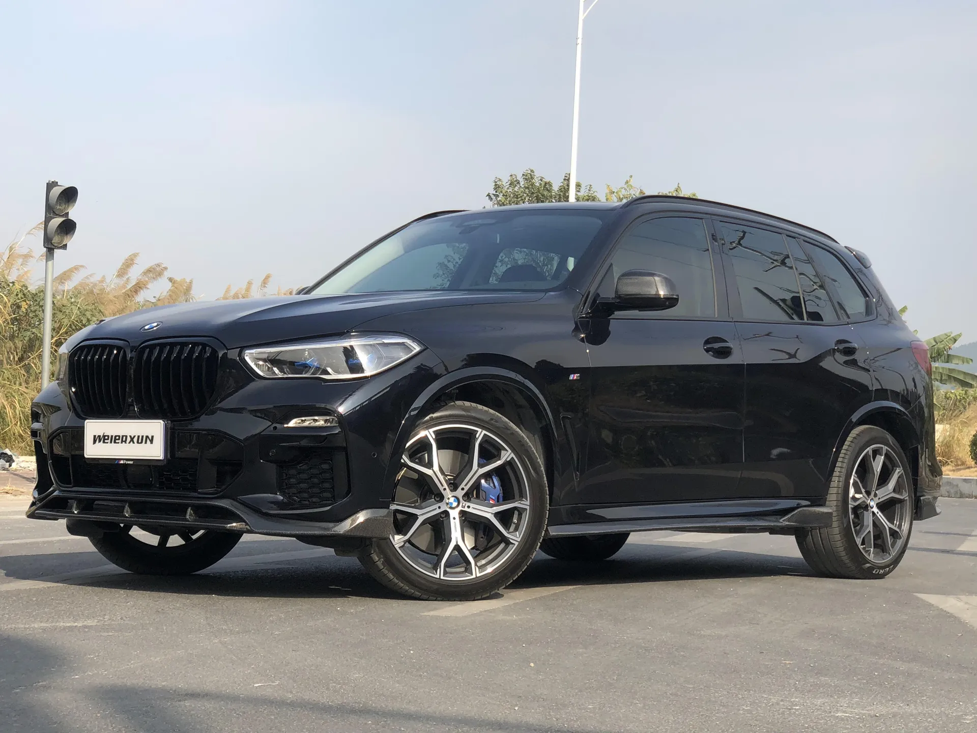 G05 X5 Carbon Fiber Side Lip Installation Effect