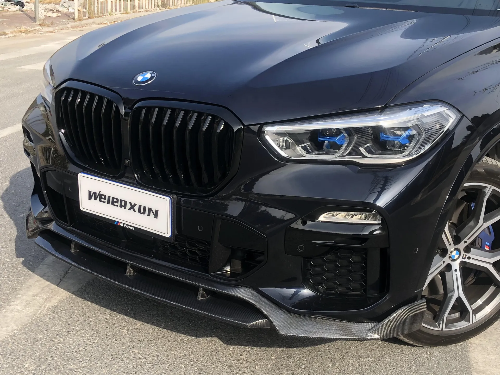 G05 X5 Carbon Fiber Front Lip Installation Effect