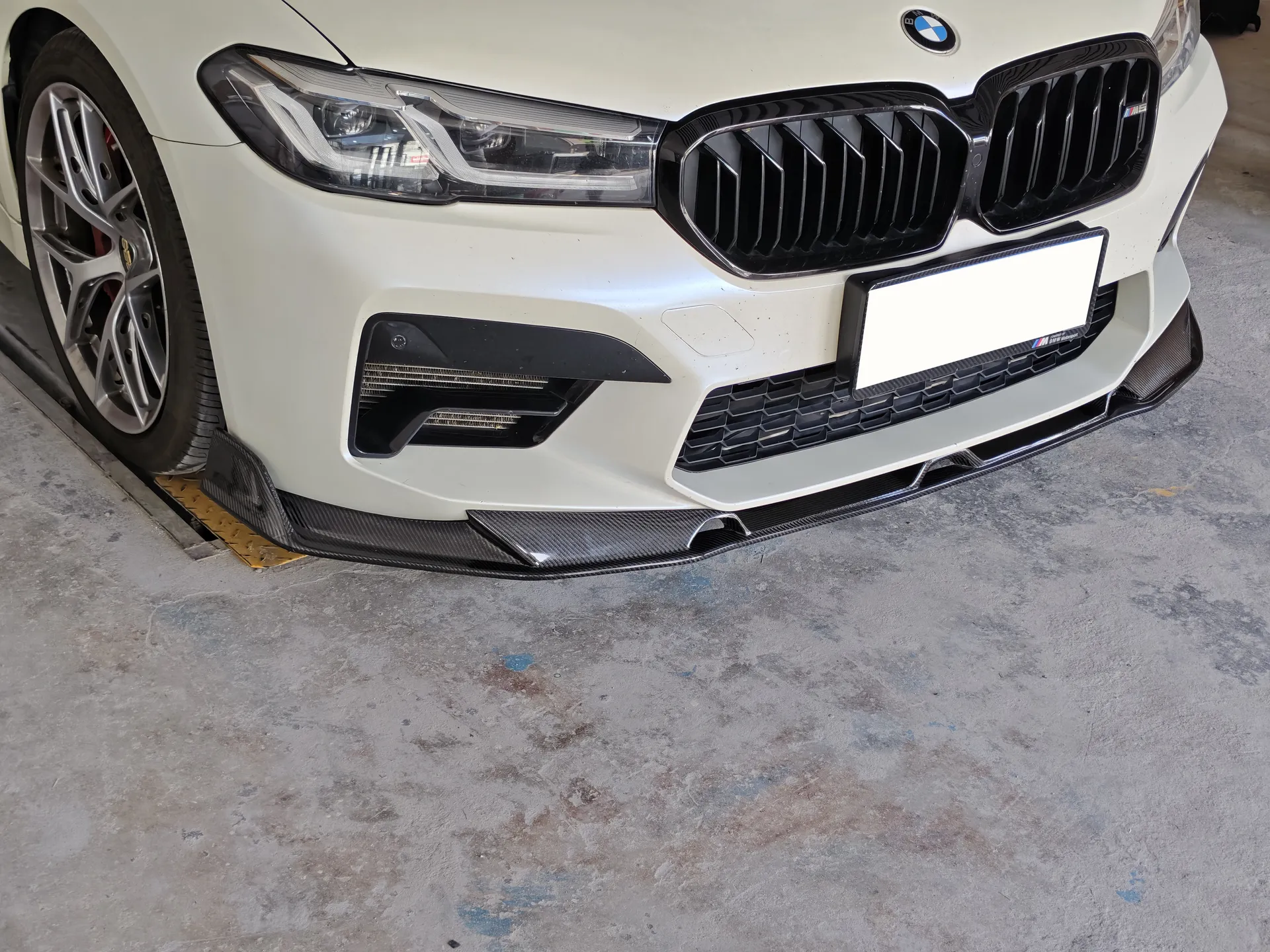 M5 Bumper with Carbon Fiber Front Lip