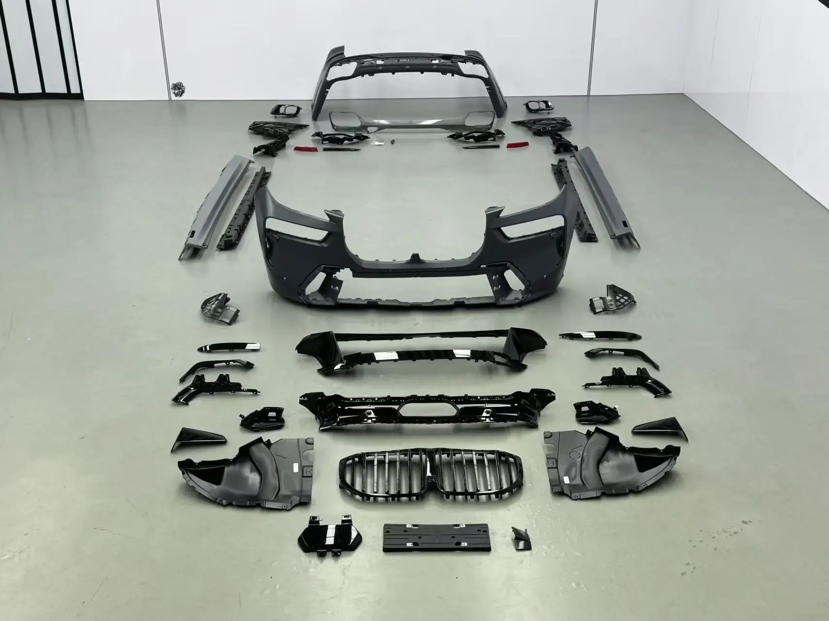 Body Kit for 2023–2026 BMW X7 (G07) Luxury Edition to Sport Edition Conversion